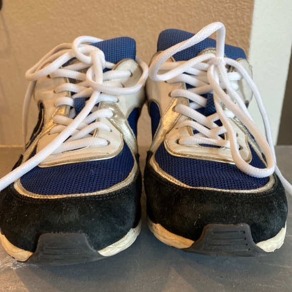 Women's Chanel Suede CC cruise suede trainer - Picture 9 of 16